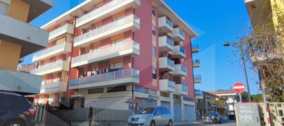 Apartamento de 4 habitaciónes en Montesilvano, Italy No. 17535 18