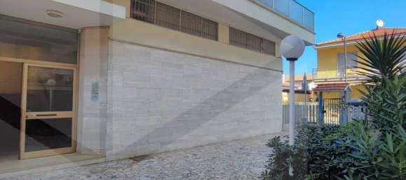 Apartamento de 4 habitaciónes en Montesilvano, Italy No. 17535 16