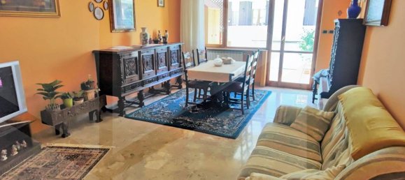 Apartamento de 4 habitaciónes en Montesilvano, Italy No. 17535 8