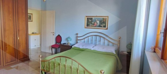 Apartamento de 4 habitaciónes en Montesilvano, Italy No. 17535 13