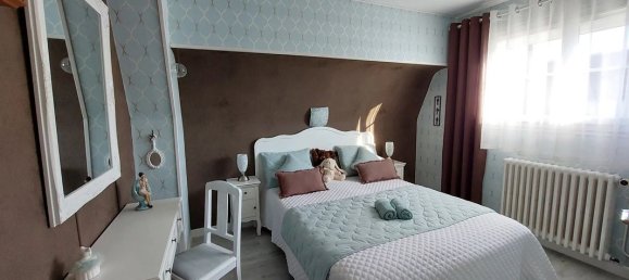 4 Schlafzimmer Haus in La Ferte-Saint-Cyr, France, Nr. 70948 2