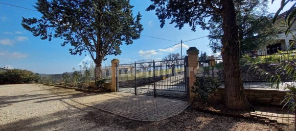 3 Schlafzimmer Villa in Panicale, Italy, Nr. 137118 40