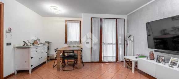 Дуплекс с 2 спальнями в Реджо Эмилия, Италия № 273382 7