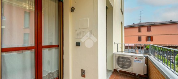 Дуплекс с 2 спальнями в Реджо Эмилия, Италия № 273382 16