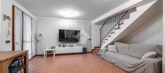 Дуплекс с 2 спальнями в Реджо Эмилия, Италия № 273382 4