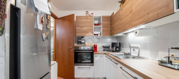 Дуплекс с 2 спальнями в Реджо Эмилия, Италия № 273382 9