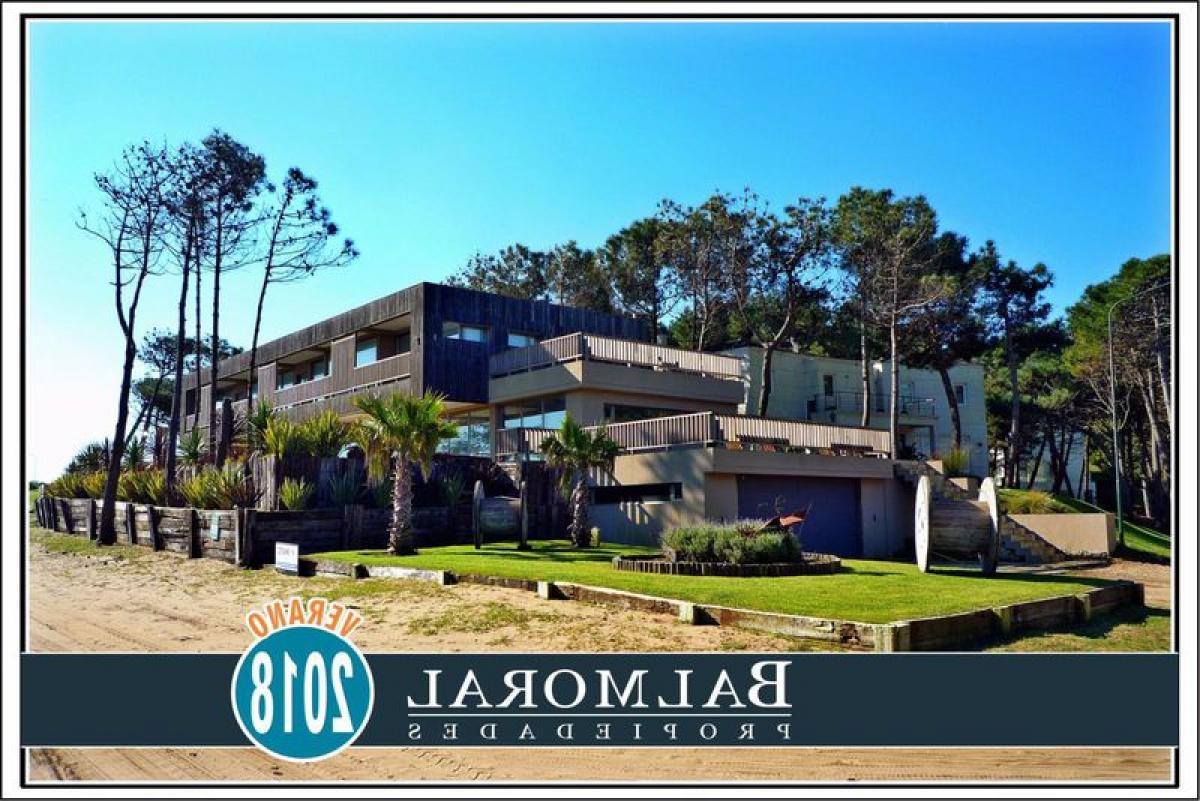 5 bedrooms House in Mar del Plata, Argentina No. 94344