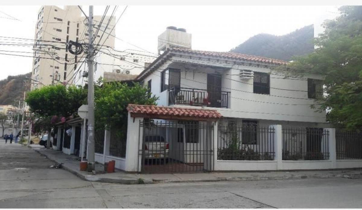 4 bedrooms House in Guadalajara de Buga, Colombia No. 1659