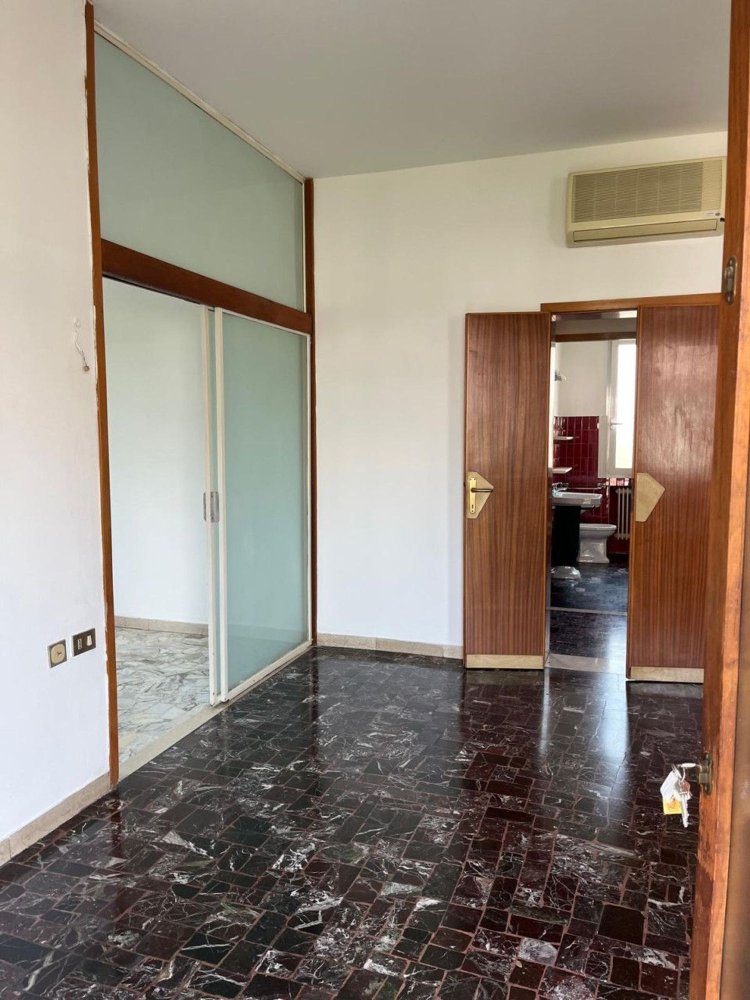 4 bedrooms House in Padua, Italy No. 339802