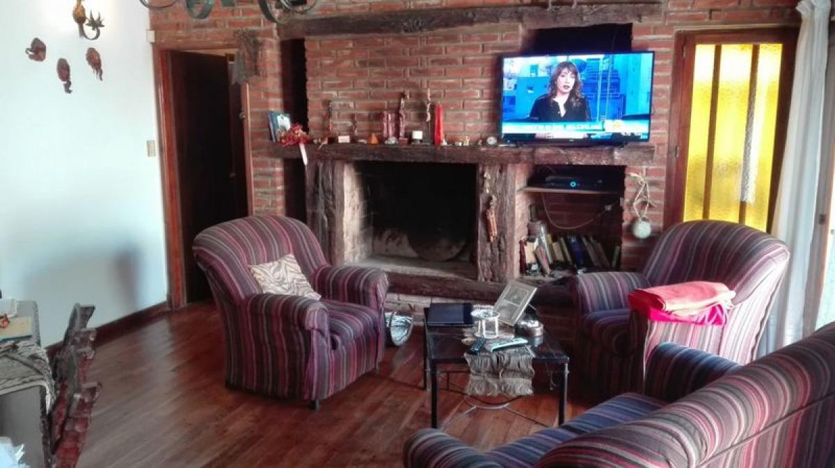 3 bedrooms House in Mar del Plata, Argentina No. 96897