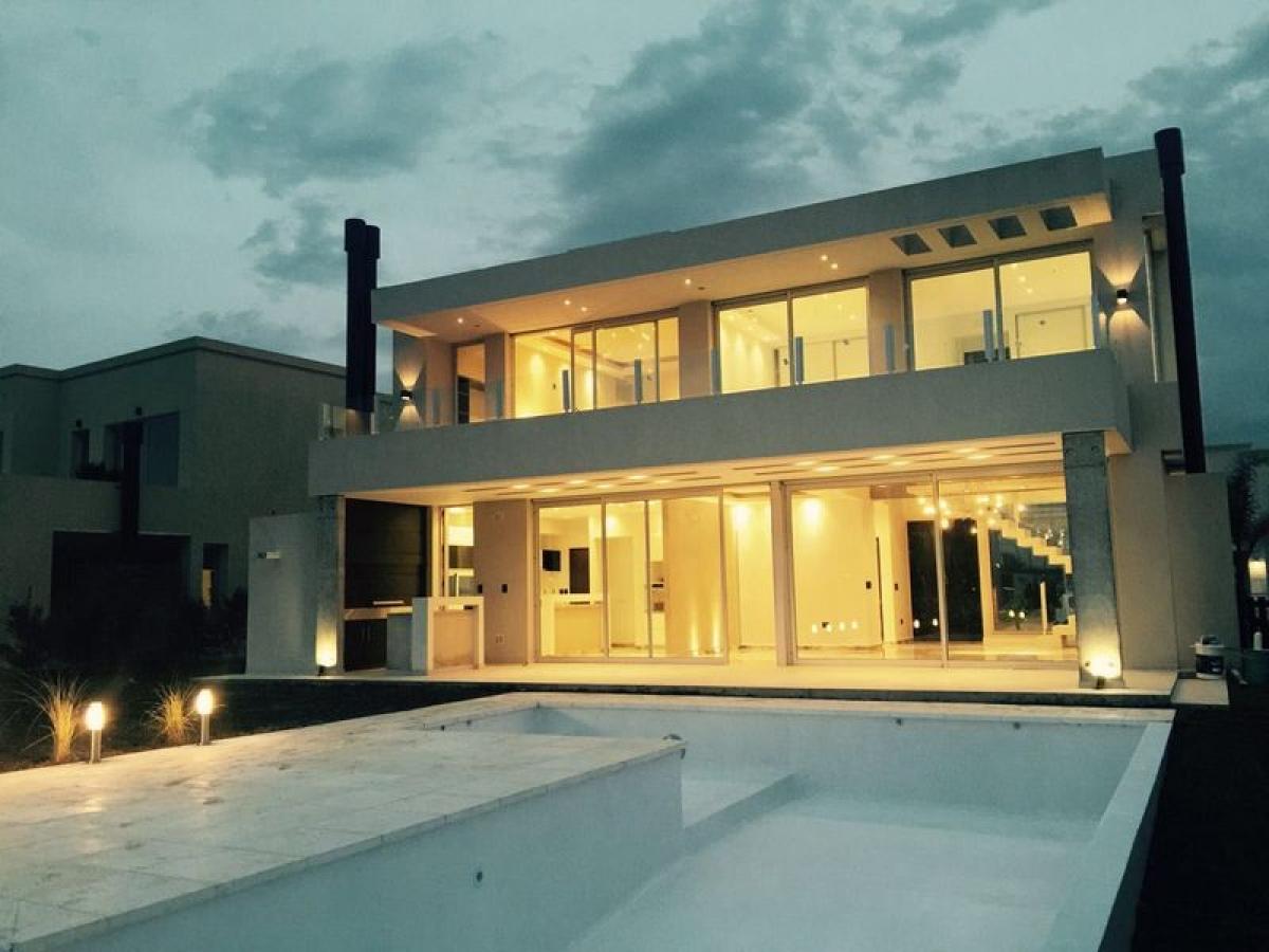 4 bedrooms House in Tigre, Argentina No. 62920