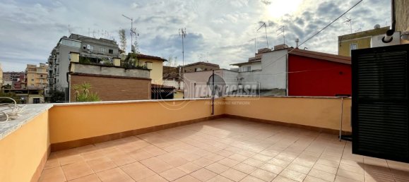 2 bedrooms Apartment in Rome, Italy No. 90540 12