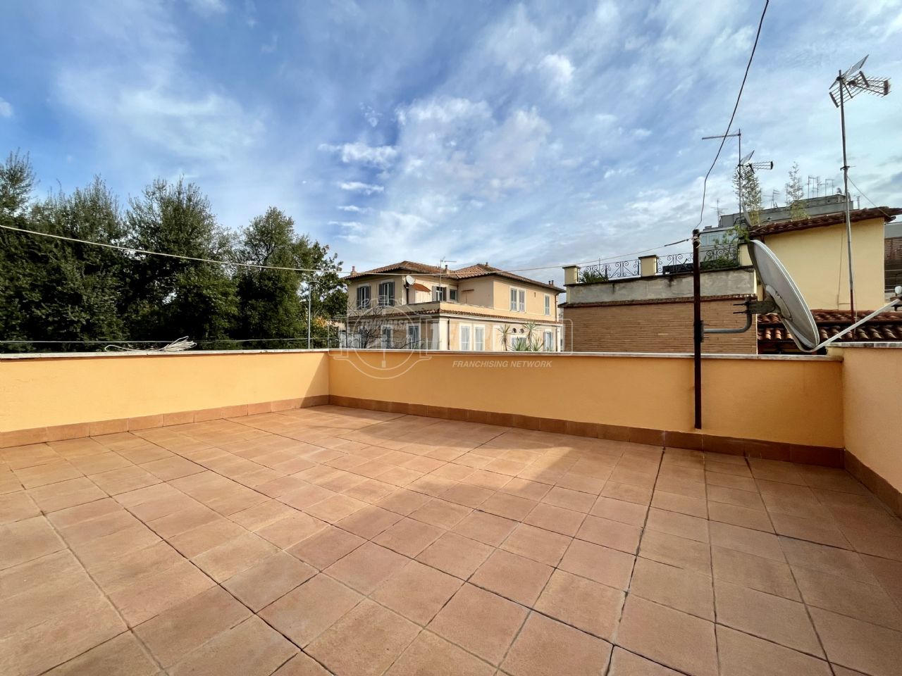 2 bedrooms Apartment in Rome, Italy No. 90540