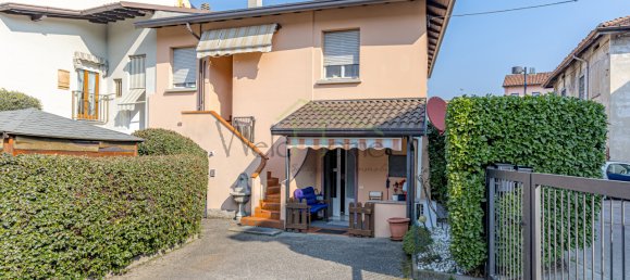 2 bedrooms House in Carimate, Italy No. 145763 2