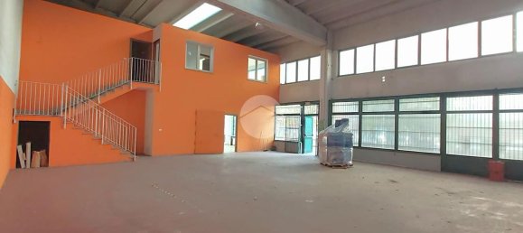 Entrepôt à Volpiano, Italy 287m² No. 83944 7