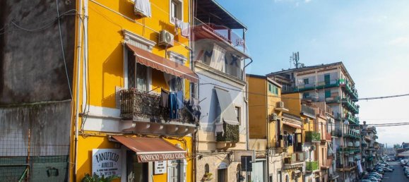 4 rooms Commercial property in Catania, Italy No. 52535 3