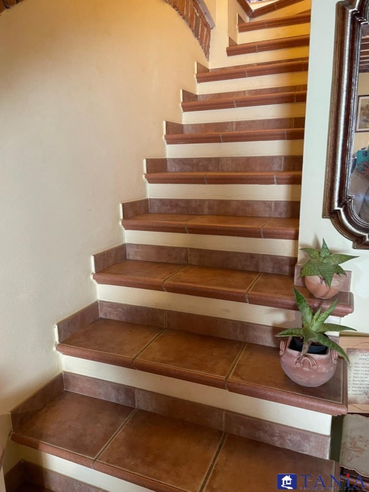 Дом с 4 спальнями в Каррара, Италия № 45835