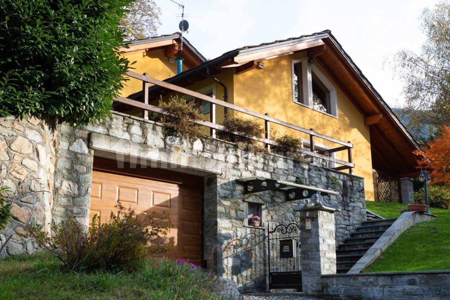3 bedrooms Villa in Fontainemore, Italy No. 128253
