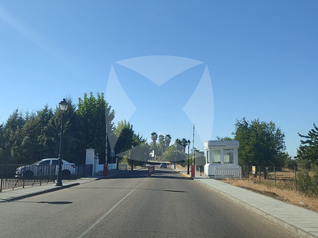 1000m² Land in Badajoz, Spain No. 214905