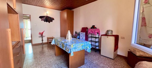 4-salle Appartement à Cesena, Italy No. 115031 28