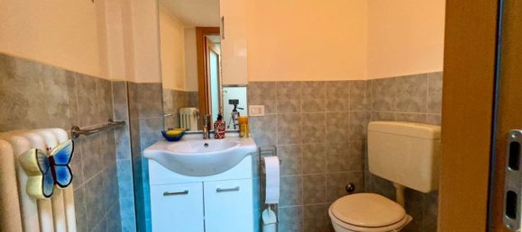 4-salle Appartement à Cesena, Italy No. 115031 9