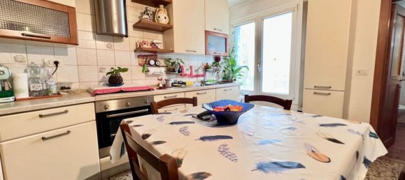 4-salle Appartement à Cesena, Italy No. 115031 15