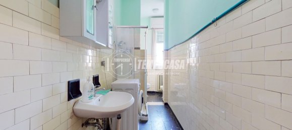 3-salle Appartement à Carpi, Italy No. 291076 8