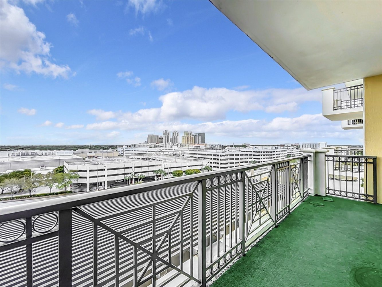 2 chambres propriété commerciale à louer à Miami, Miami-Dade, Florida, USA № 613908