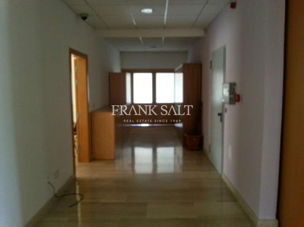 Bureau à Sliema, Malta 226m² No. 11856