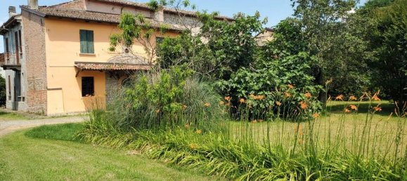 5 rooms House in Gazzola, Italy No. 32900 2