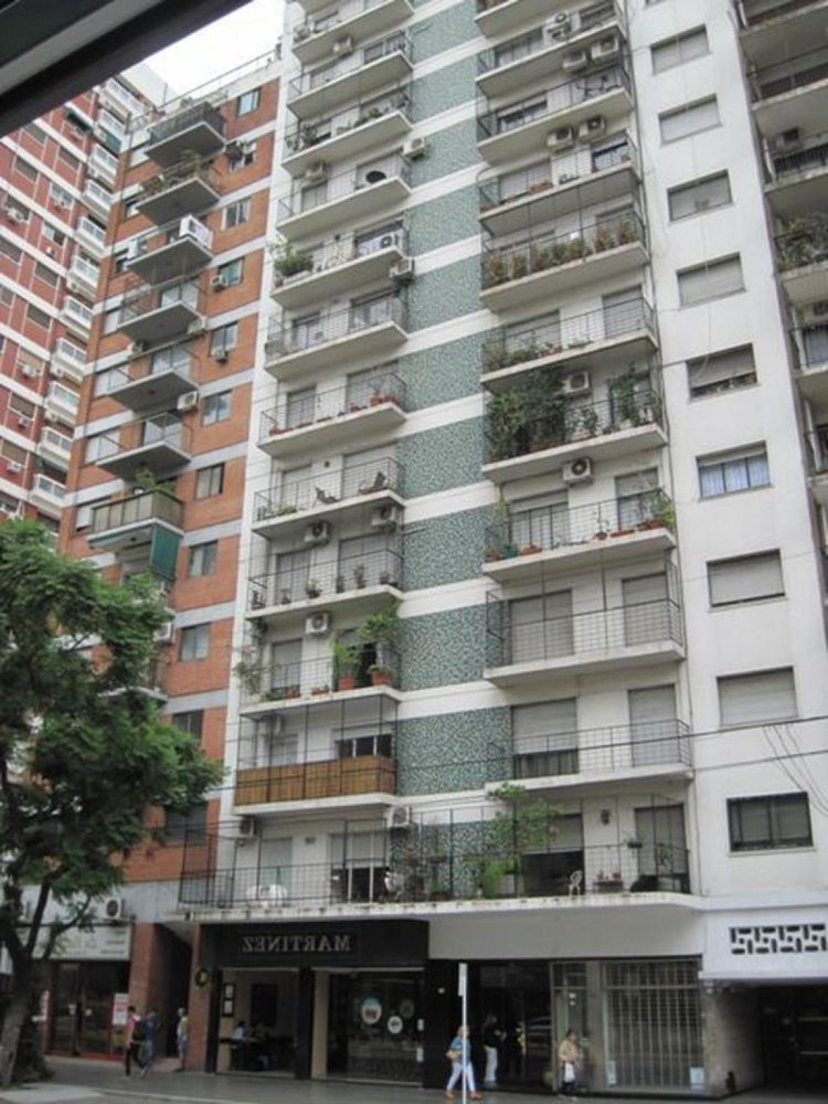4 bedrooms Apartment in Buenos Aires, Argentina No. 82419