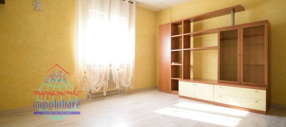 4 rooms Apartment in Cento, Italy No. 298937 2