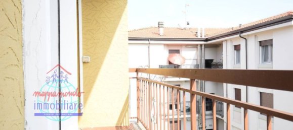 4 rooms Apartment in Cento, Italy No. 298937 16