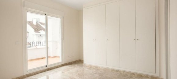 3 bedrooms Townhouse in Marbella, Spain No. 175372 5