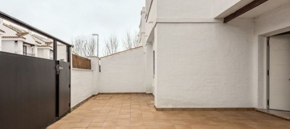 3 bedrooms Townhouse in Marbella, Spain No. 175372 10