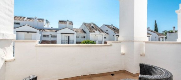 3 bedrooms Townhouse in Marbella, Spain No. 175372 8