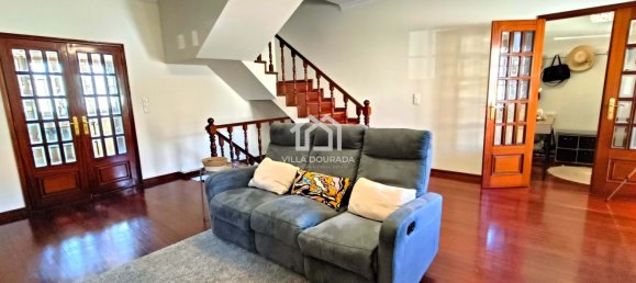 3 bedrooms Villa in Porto, Portugal No. 121431 7