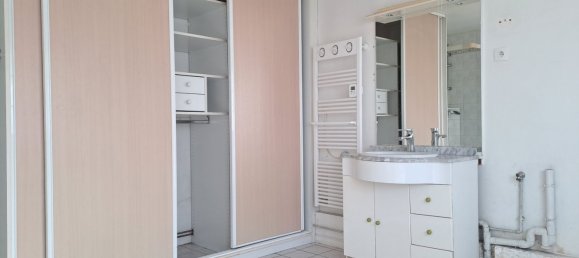 Casa de 3 dormitorios en Saint-Piat, France No. 252681 6