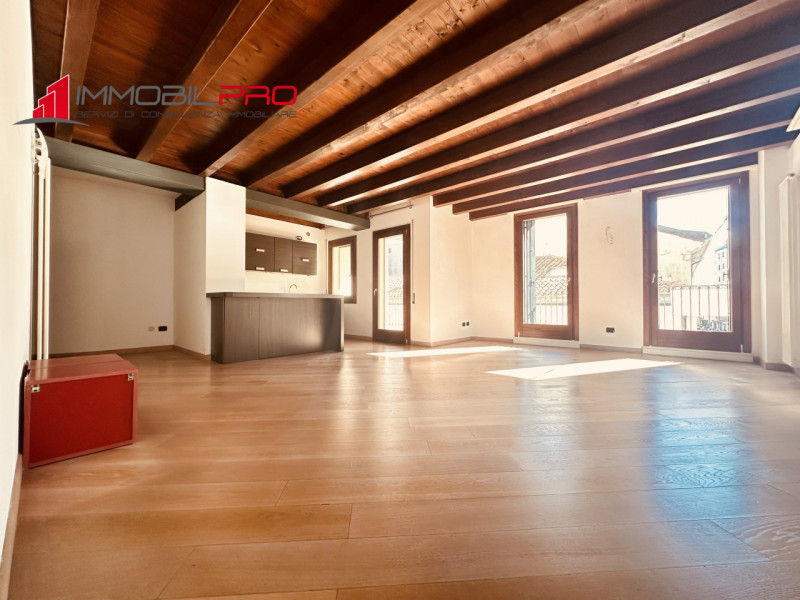 Apartamento de 2 habitaciónes en Thiene, Italy No. 350319