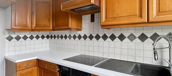 4 bedrooms House in Saint-Andre-les-Vergers, France No. 225069 21