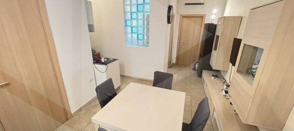 2-salle Appartement à Molfetta, Italy No. 28698 2