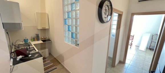 2-salle Appartement à Molfetta, Italy No. 28698 11