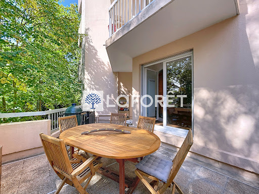 3 bedrooms Apartment in Saint-Germain-en-Laye, France No. 330527