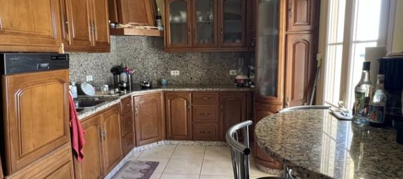 4 bedrooms House in Yonne, France No. 309518 3