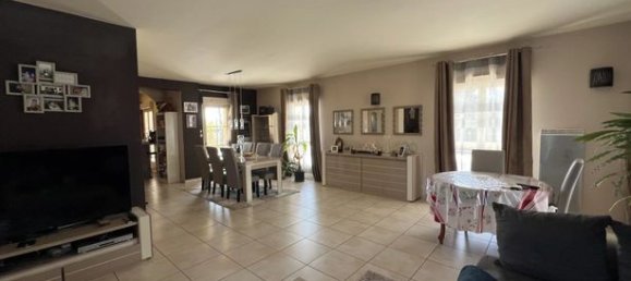 4 bedrooms House in Yonne, France No. 309518 12