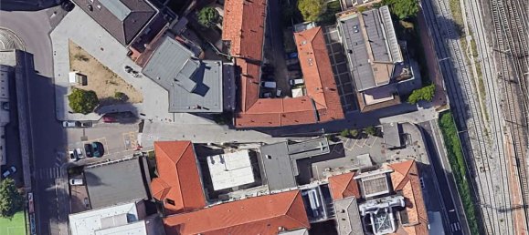 Квартира с 4 комнатами в Варесе, Италия № 290705 10