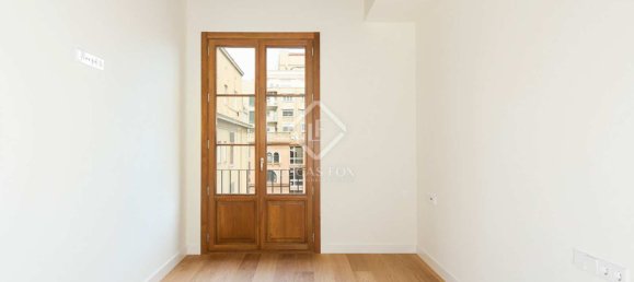 3 chambres Appartement à Eixample, Spain No. 127782 13