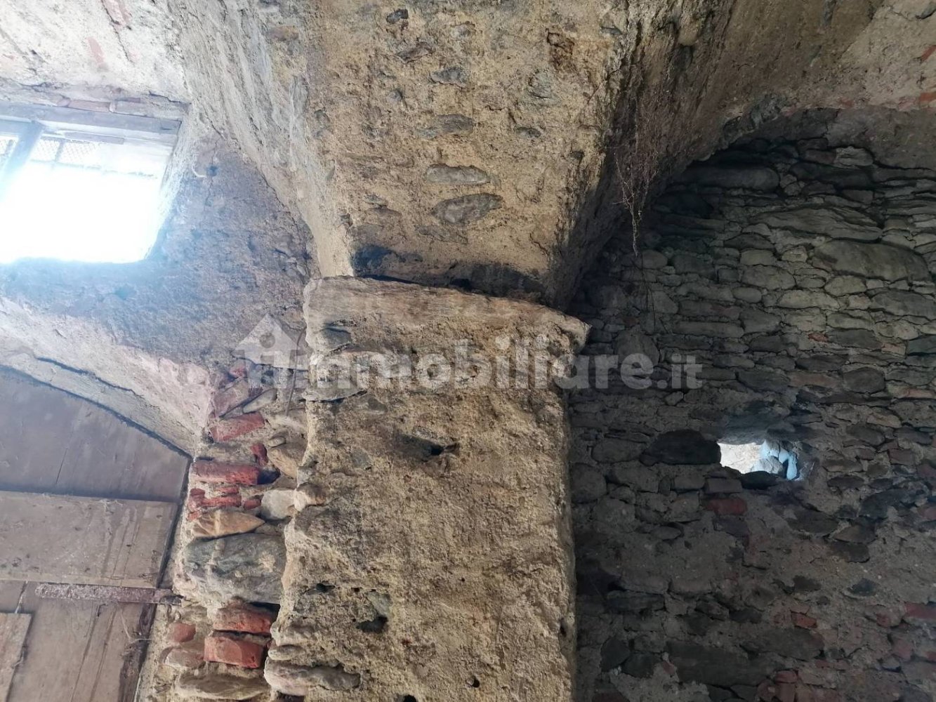 5-Zimmer Gebäude in Giustenice, Italy, Nr. 134462