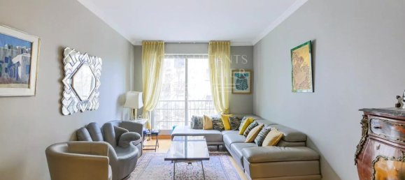 2 bedrooms Apartment in Paris, France No. 164224 3