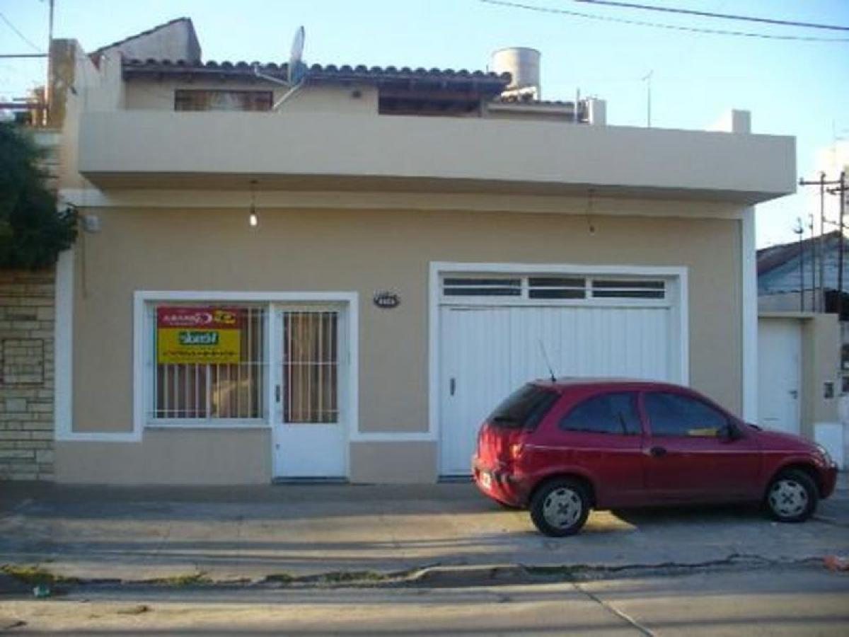 3 Schlafzimmer Haus in Tres de Febrero, Argentina, Nr. 5468